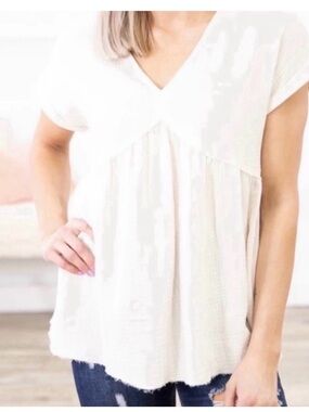 Lightweight White V-Neck Short Sleeve Top Size Small